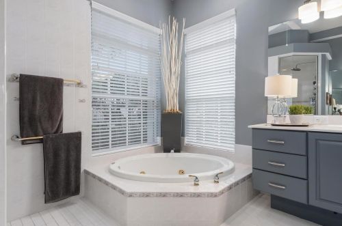 12723 Grand Traverse Dr, Dade City FL 33525-8230 exterior