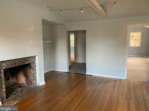 653 Gulph Rd, Norristown PA  19406-3704 exterior