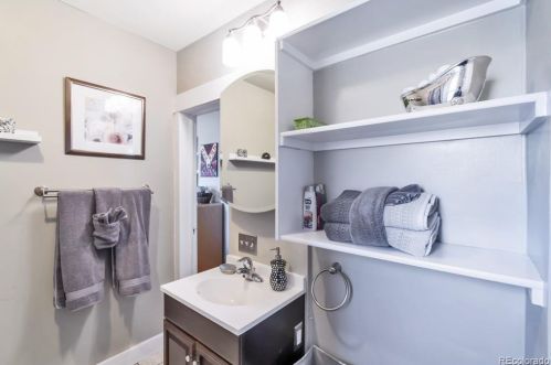 2709 Logan St, Englewood CO 80113-1632 exterior