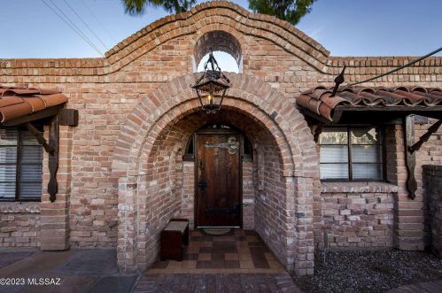 1302 Roger Rd, Tucson, AZ 85705-2588