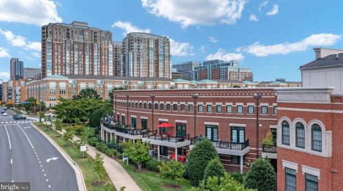 12146 Chancery Sta Cir, Herndon VA 20190-5801 exterior