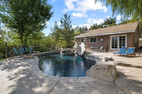 15335 Michael Crest Dr, Santa Clarita, CA 91387-3913