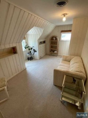 281 Lindbergh Blvd, Teaneck NJ  07666-6542 exterior