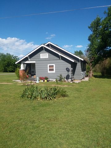 521 Commercial St, Temple, OK 73568-9012