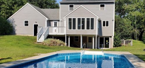 39 Adams Dr, Norwich, CT 06360-1651