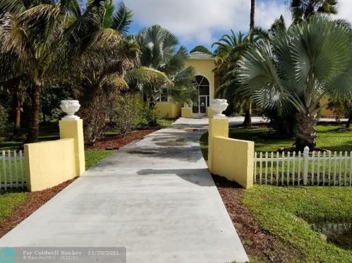 15302 85th Ave, West Palm Beach, FL 33418-7333
