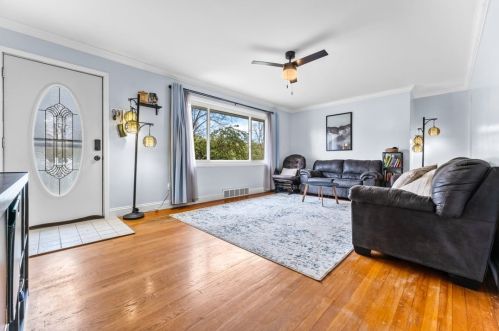 710 Hazelcroft Ave, New Castle, PA 16105-2275