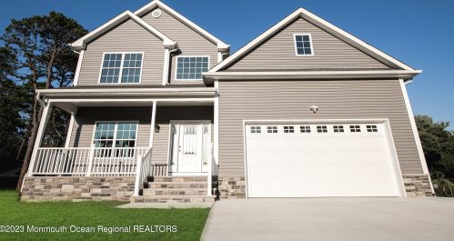 217 Grand Central Pkwy, Berkeley Township, NJ 08721-2753