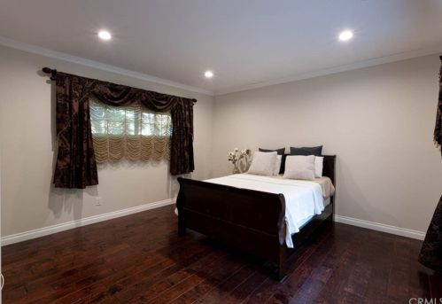 4226 Sepulveda, Van Nuys CA 91402-4305 exterior