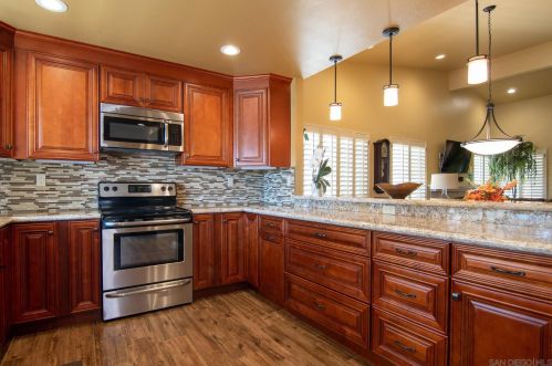 17958 Avenida Alozdra, San Diego CA 92128-1570 exterior