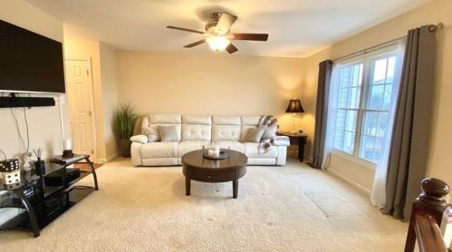 957 Montclair Dr, Moon Twp, PA 15108-9384