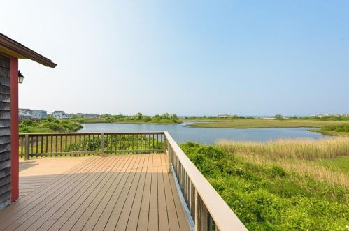 11 Sedge Ct, South Kingstown, RI 02882-5706