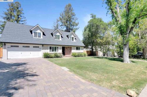 107 Mckissick St, Concord, CA 94523-3608