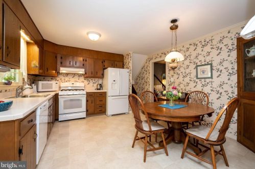 134 County Line Rd, Lansdale, PA 19446-1438