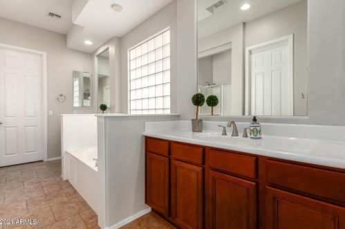 35407 27th Dr, Phoenix AZ  85086-5511 exterior