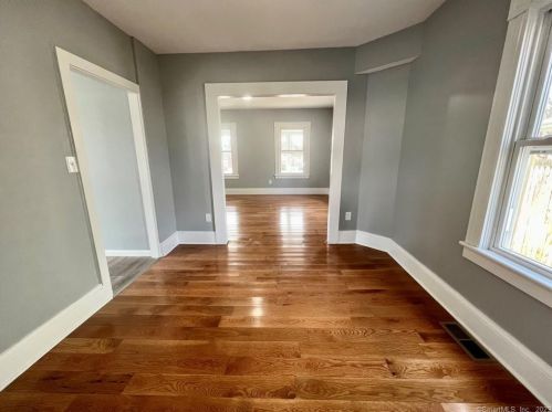 22 Viets St, United States Coast Guard Ac CT  06320-3324 exterior