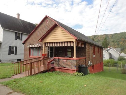 217 1st Ave, Rouseville, PA 16344-3112