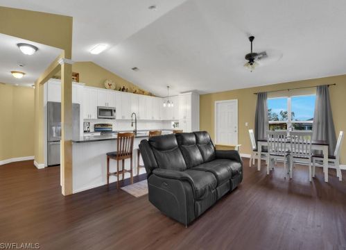 1319 Oak Ave, Lehigh Acres, FL 33972-8711