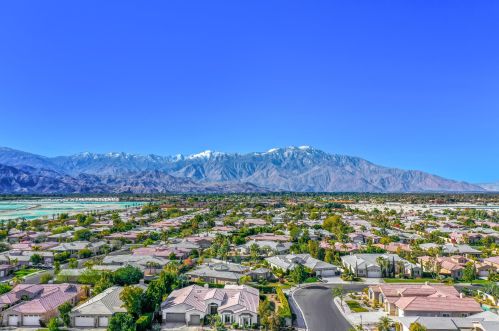 5 Curie Ct, Rancho Mirage CA  92270-2713 exterior