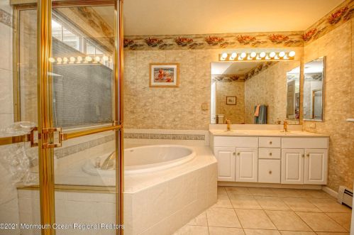 27 Valley Stream Ln, Lakewood NJ  08701-5746 exterior