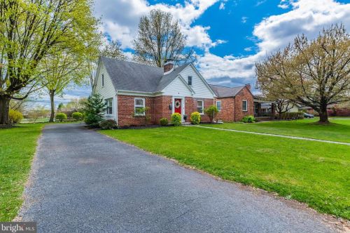 304 Marble St, Navy Sup Dpt, PA 17055-4263