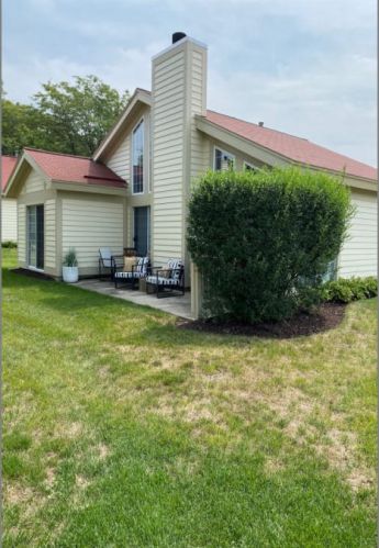 1701 Cottage Dr, Lake Geneva, WI 53147-4852
