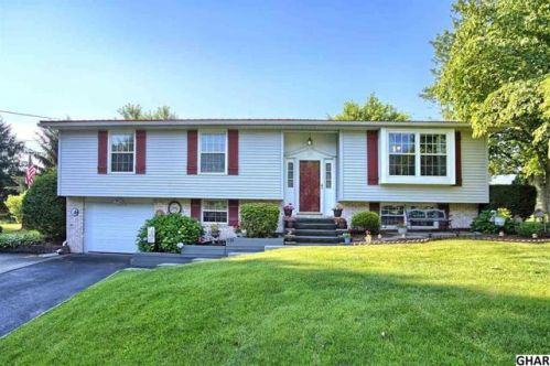 131 Denison Dr, Water Gap, PA 17018-9618