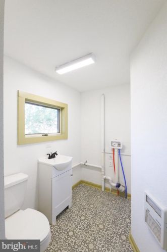 225 Commerce St, Harrington DE  19952-1017 exterior