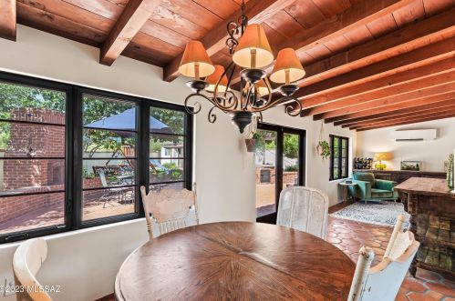 702 Chula Vis Rd, Tucson AZ 85718-1116 exterior