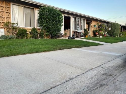 13880 Canoe Brook Dr, Seal Beach, CA 90740-3890