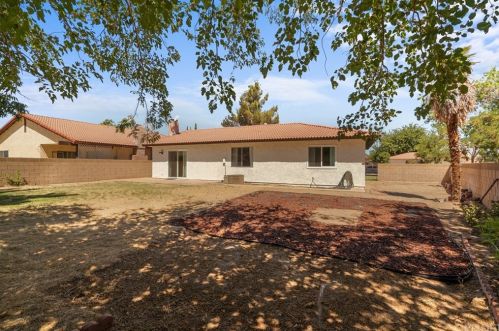 1314 Franklin Ave, Lancaster CA  93535-4269 exterior