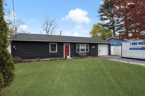 25 Paige Dr, Coventry, RI 02816-8932