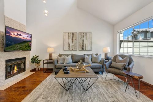 1504 Foxhollow Ln, Daly City, CA 94014-3452