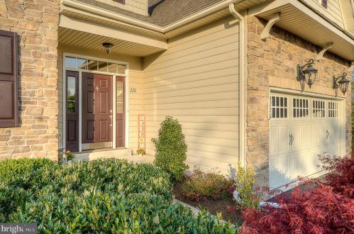 220 Caspian Ln, Norristown, PA 19403-4301