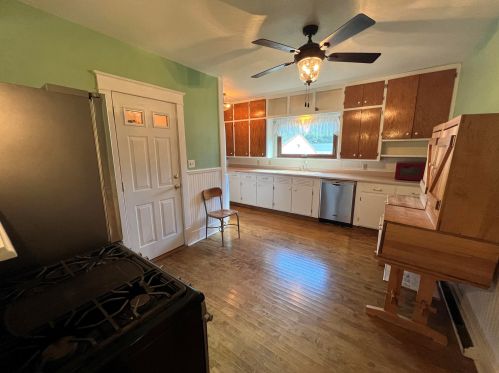637 Western Ave, Random Lake, WI 53075-1738