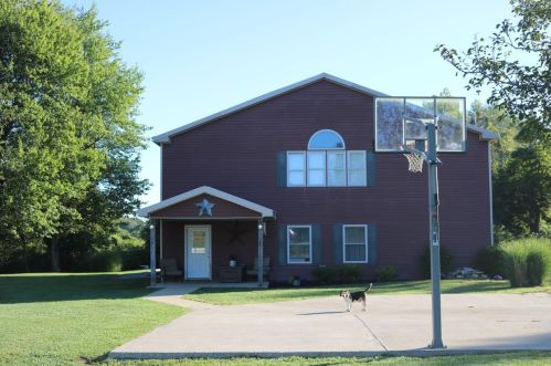 14761 Beagle Club Rd, Bennington, IN 47011-1922