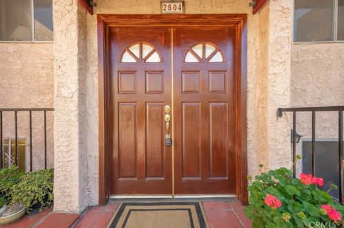 2504 Skyline Dr, Long Beach, CA 90755-3817
