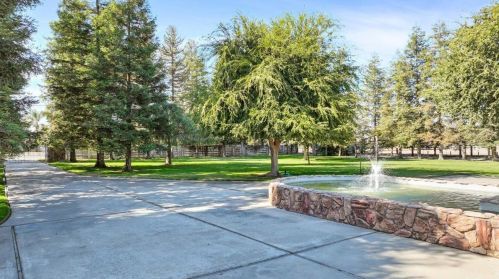 1812 Golf Rd, Turlock CA  95380-9746 exterior
