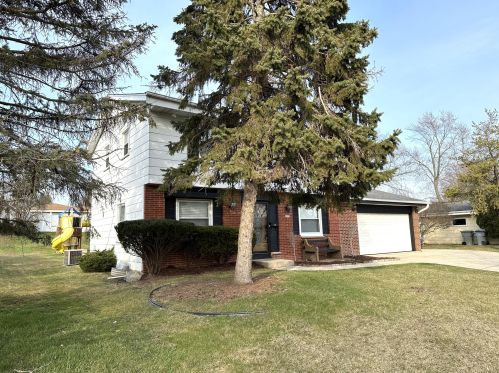 8820 Spokane St, Milwaukee, WI 53224-4828