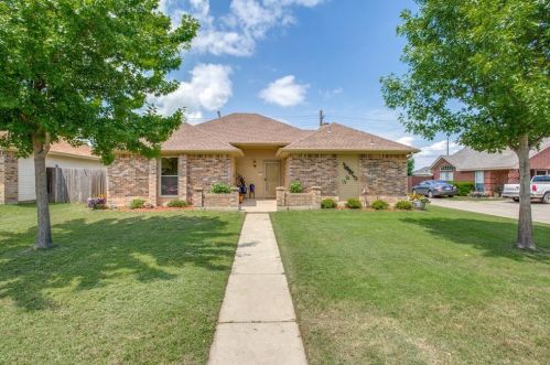 205 Meadow Ln, Denton, TX 76207-7410