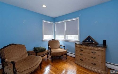 102 Pawnee Ave, Oakland NJ  07436-3724 exterior