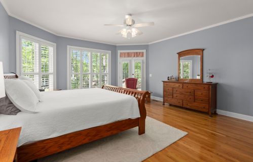 128 Porcher Dr, Bonneau SC  29431-8694 exterior