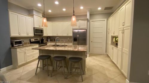 7125 Dominica Dr, Naples, FL 34113