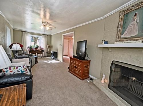 697 Fruithurst Dr, Pittsburgh PA  15228-2500 exterior