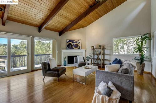 6625 Aitken Dr, Oakland, CA 94611-1555