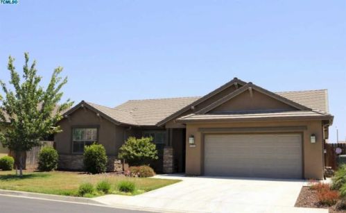 4002 Parkwood St, Visalia, CA 93277-8708