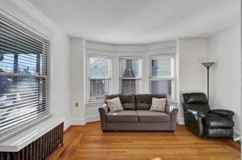10 Goldberg Ave, Norwich CT  06360-4314 exterior