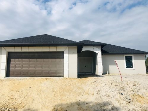 4205 9th St, Lehigh Acres, FL 33976-2704