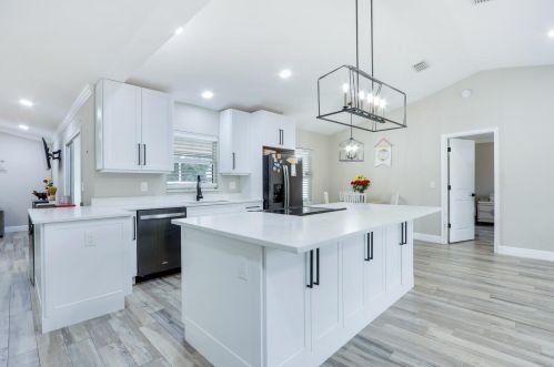 454 Saginaw Ave, Fort Pierce FL  34953-5990 exterior