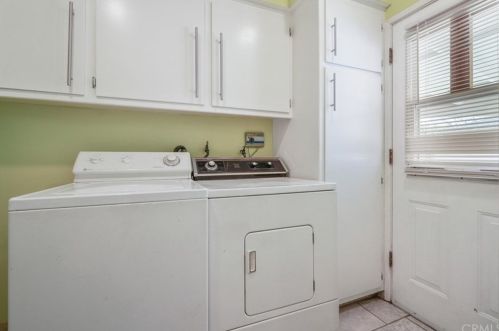 4755 Hayter Ave, Lakewood CA  90712-3508 exterior